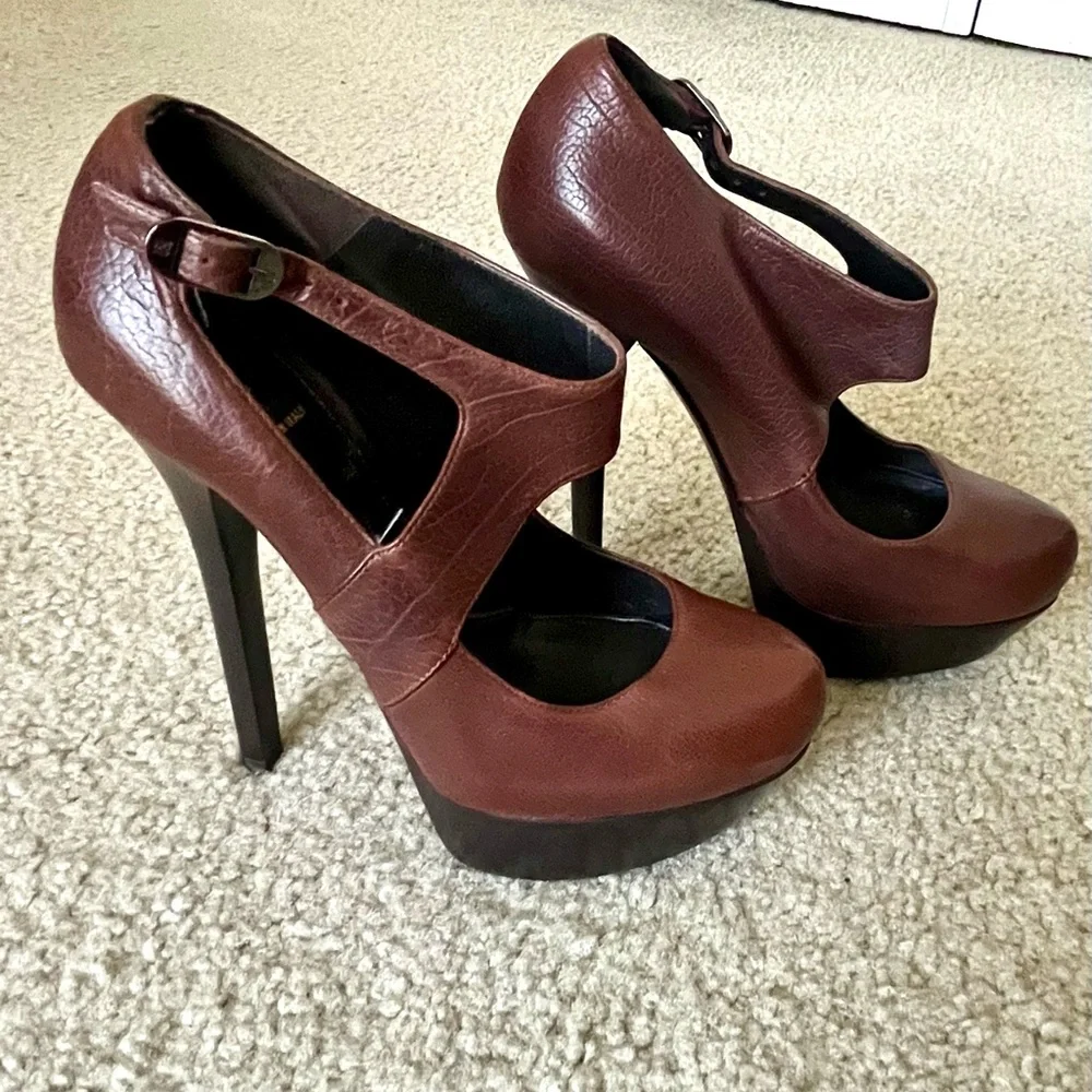 Fendi Butterfly Platform Heels EU 37/US 6.5 Vacchetta Marrone Mary Jane Pumps